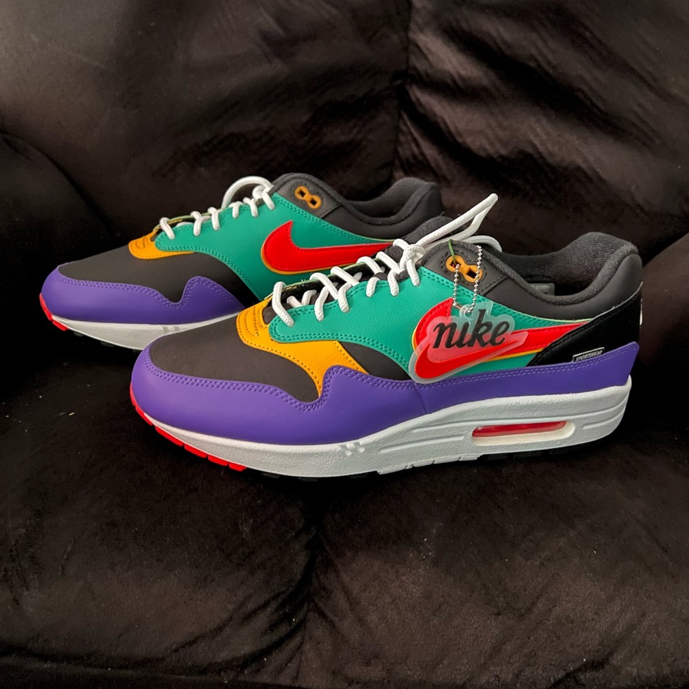 Nike Air Max 1 SE Windbreaker Black Flash Crimson Size 10